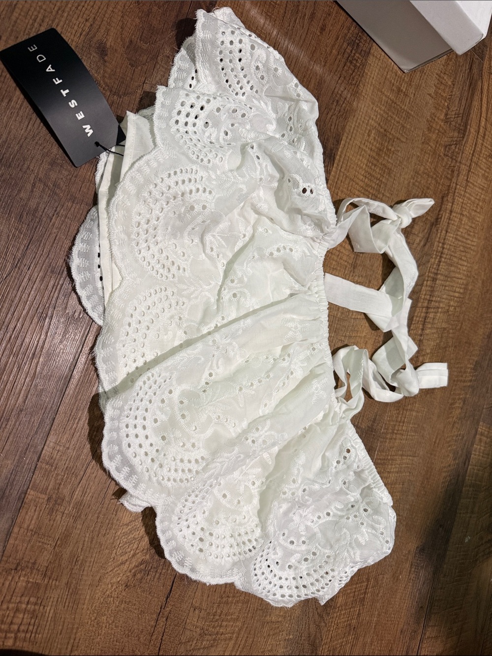 Westfate White Eyelet Tie-Waist Women's Shorts